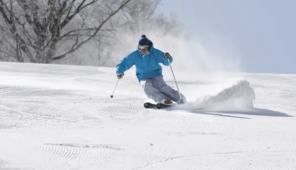 Fine powder snow falls and accumulates Urabandai