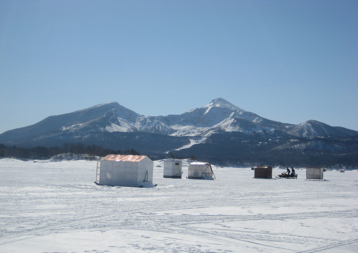 Winter activity example: Experience smelt fishing in a private room. No fishing equipment needed!