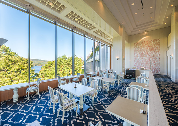French restaurant "Maple." Enjoy exquisite French cuisine with a limited number of guests per day.