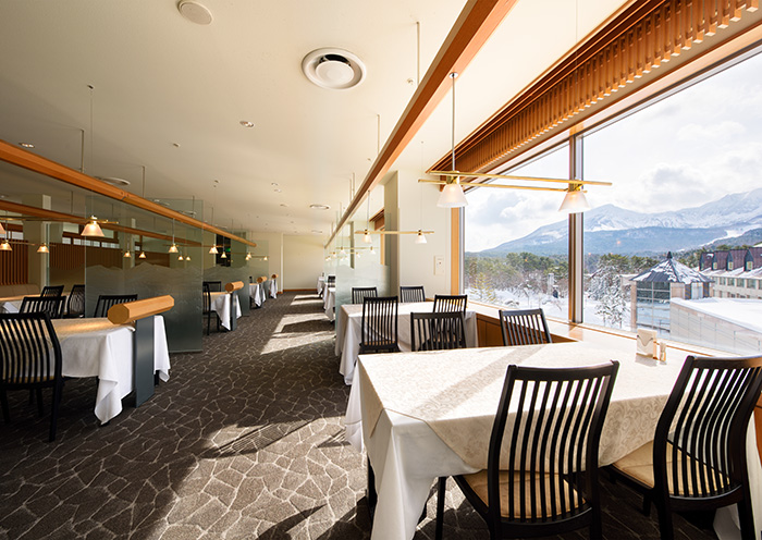 Japanese restaurant "Waraku" offers a magnificent view of Mount Bandai from its large windows.