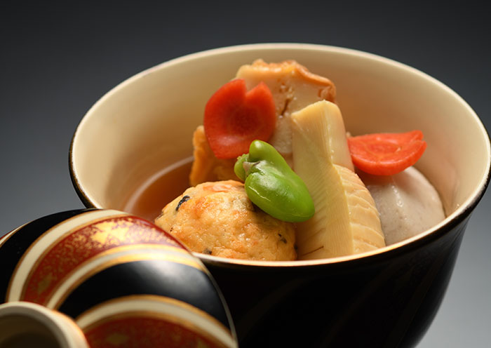 An example of a Japanese kaiseki meal. / Spring.