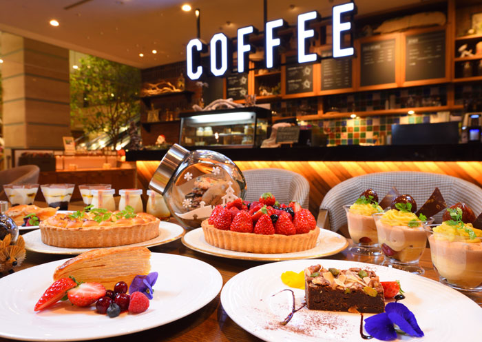 Urabandai Cafe also offers homemade cakes.