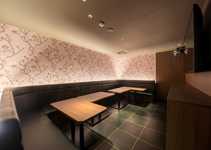 Private karaoke rooms. Each room can accommodate 2 to 18 people.