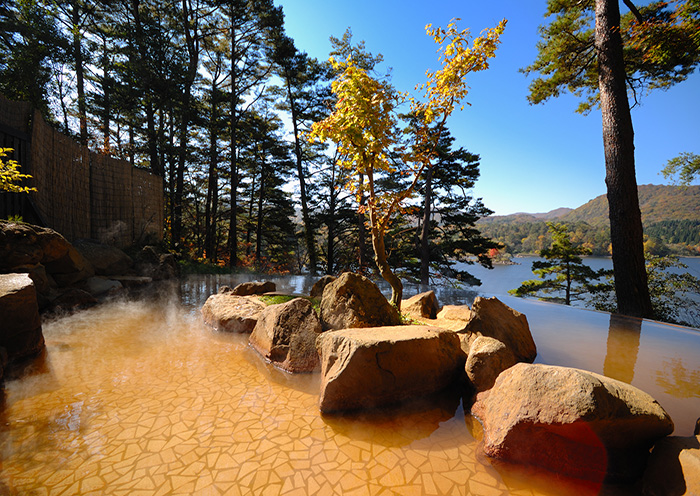 A spectacular open-air hot spring where you can enjoy the natural quality of hot spring water.