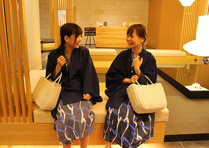 Waiting area at the entrance to the large bath. Milk and ice cream are available.