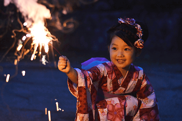 Free fireworks for children staying with us between July 22nd (Thurs) and August 31st (Tues)!