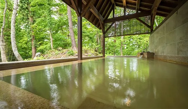 Open-air bath