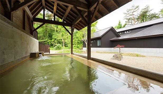 Open-air bath