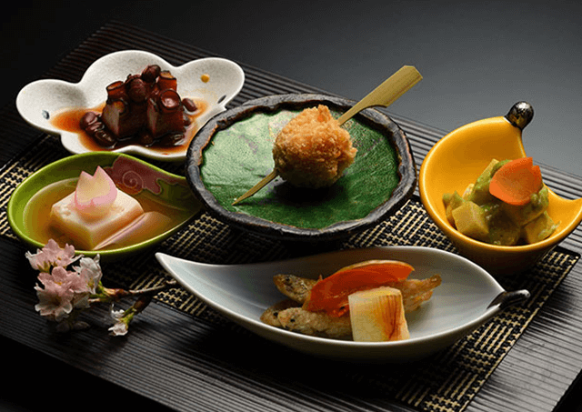 An example of a Japanese kaiseki meal