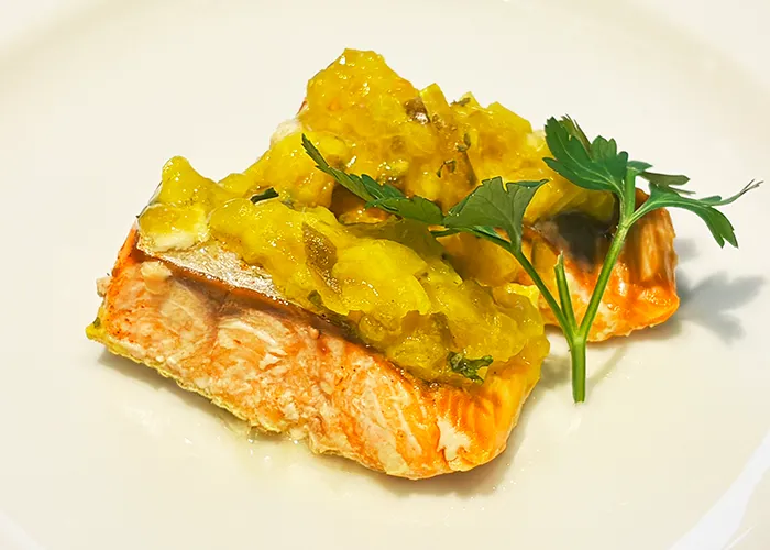 Spicy sautéed red salmon